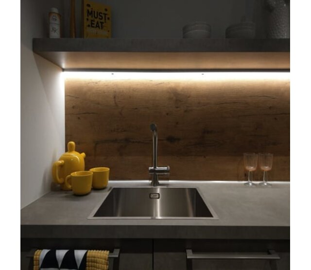 20 mm x 20 mm LED-Aluminiumprofil 3m Schwarz mit Diffusorabdeckung für LED-Streifen – 318SCHWARZ, hochwertiges Montagesystem für indirekte Beleuchtung, präzise Maße nach DIN-Norm