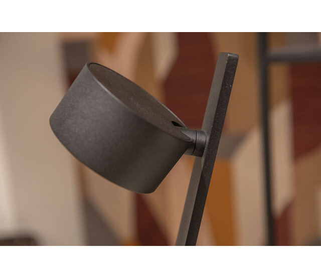 LED Stehleuchte Omega in Schwarz, integrierte LED 7W, dimmbar, 2700K, 660lm, CRI90, IP20, Klasse I, Aluminium, 30×30×146,3cm