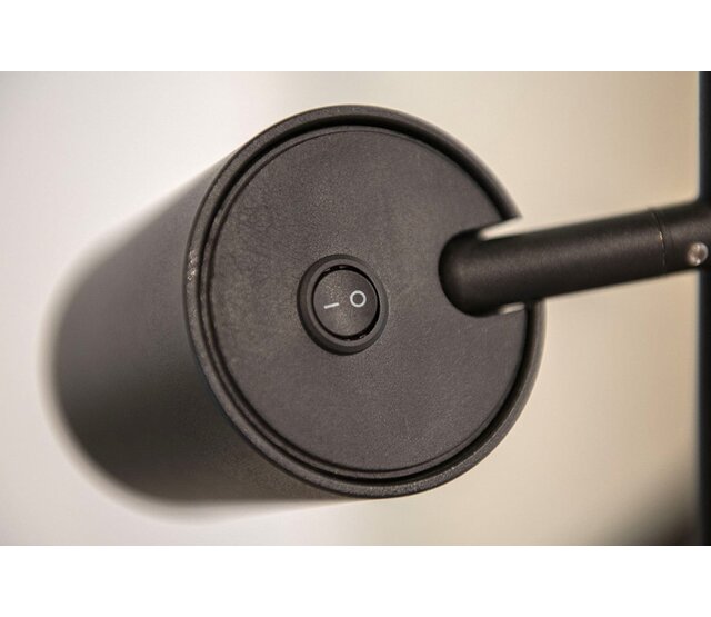 LED Stehleuchte Megano mit 1 Licht in Schwarz, GU10-Fassung (Leuchtmittel und Inserts separat erhältlich), max. 35W, Stahl, verstellbarer Spot, 25×25×135cm