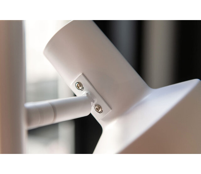 LED Stehleuchte Twinkle, E27-Fassung (Leuchtmittel separat erhältlich), max. 60W, Stahl, mit Schaltern auf den Reflektoren, 28×28×150cm – verfügbar in Weiß, Schwarz und Schwarz/Gold