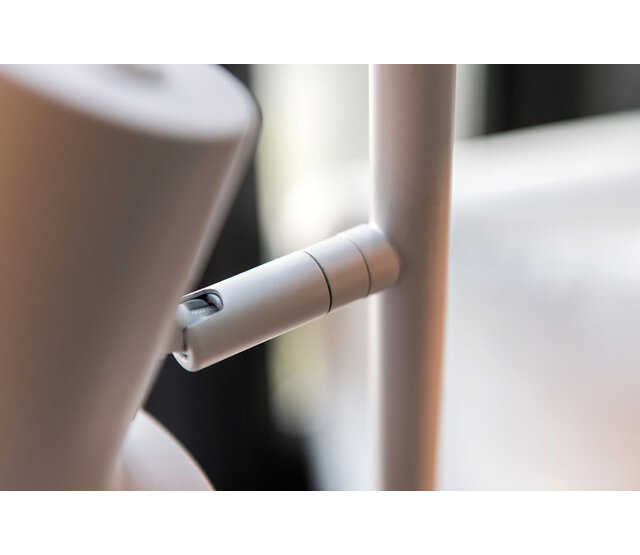 LED Stehleuchte Twinkle, E27-Fassung (Leuchtmittel separat erhältlich), max. 60W, Stahl, mit Schaltern auf den Reflektoren, 28×28×150cm – verfügbar in Weiß, Schwarz und Schwarz/Gold