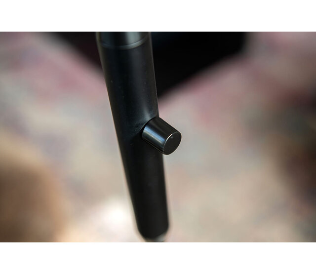 LED Stehleuchte UFO mit integriertem LED-Modul – 6,3W, 2700K, dimmbar, flexibler Arm, in Mat Stahl oder Schwarz