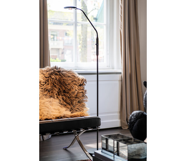 LED Stehleuchte UFO mit integriertem LED-Modul – 6,3W, 2700K, dimmbar, flexibler Arm, in Mat Stahl oder Schwarz