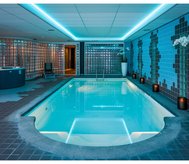 Wasserdichter LED Streifen RGBCCT 21W 2240LM 96LED/m 24VDC IP68 – 5m | RGBW+CCT, 2240 Lumen, 96 LEDs pro Meter, 24V Gleichstrom, 5 Meter Länge, für Innen- und Außenbereich
