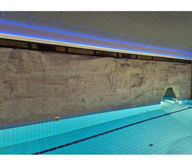 Wasserdichter LED Streifen RGBCCT 21W 2240LM 96LED/m 24VDC IP68 – 5m | RGBW+CCT, 2240 Lumen, 96 LEDs pro Meter, 24V Gleichstrom, 5 Meter Länge, für Innen- und Außenbereich