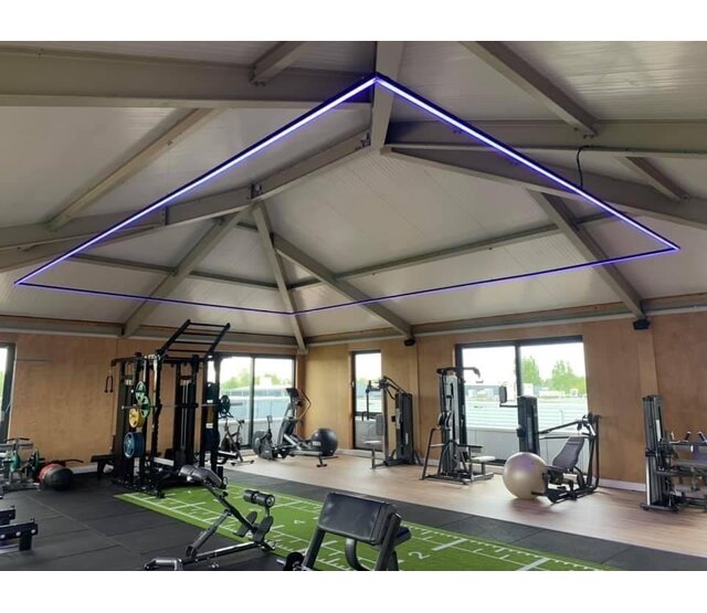 XL306ALU LED-Profil, 3 Meter, 30 × 30,92 mm mit opaler Abdeckung