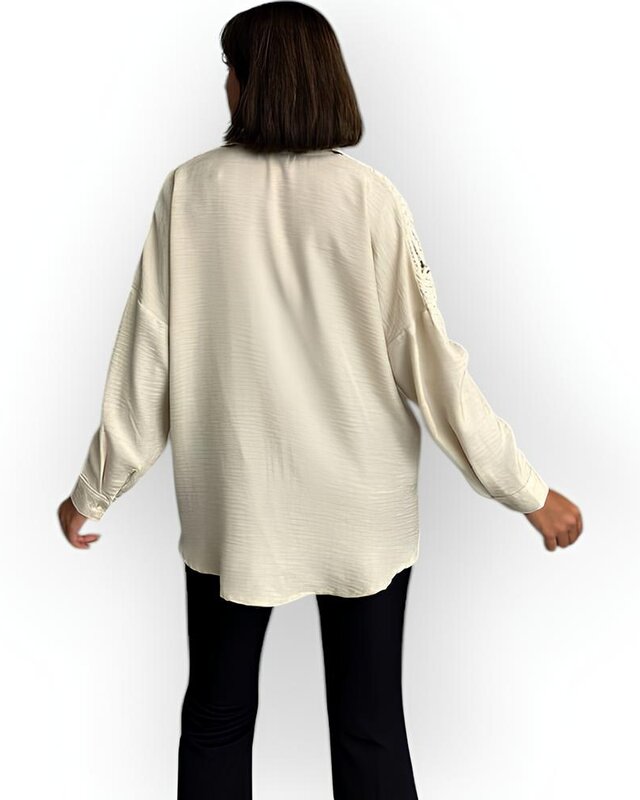 Dames Beige Blouse | Borduursels & Asymmetrisch Design