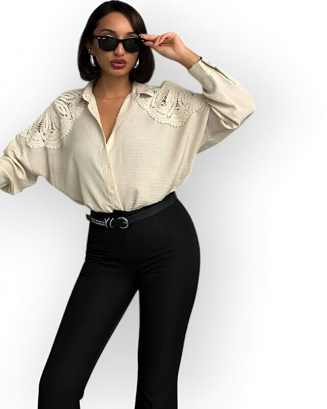 Dames Beige Blouse | Borduursels & Asymmetrisch Design