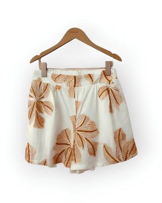 Dames Ecru Short | Geborduurde Bloemen & Comfort Fit