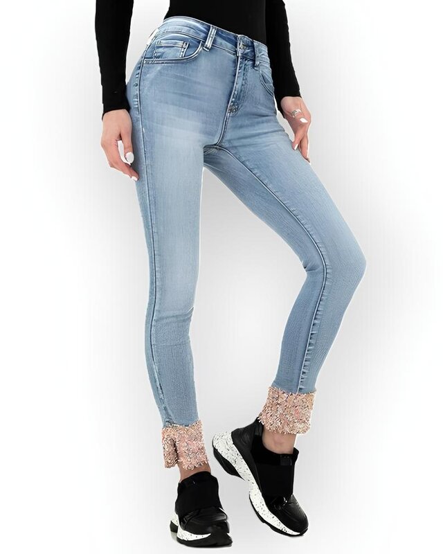 Skinny jeans met pastel details - parelstuds
