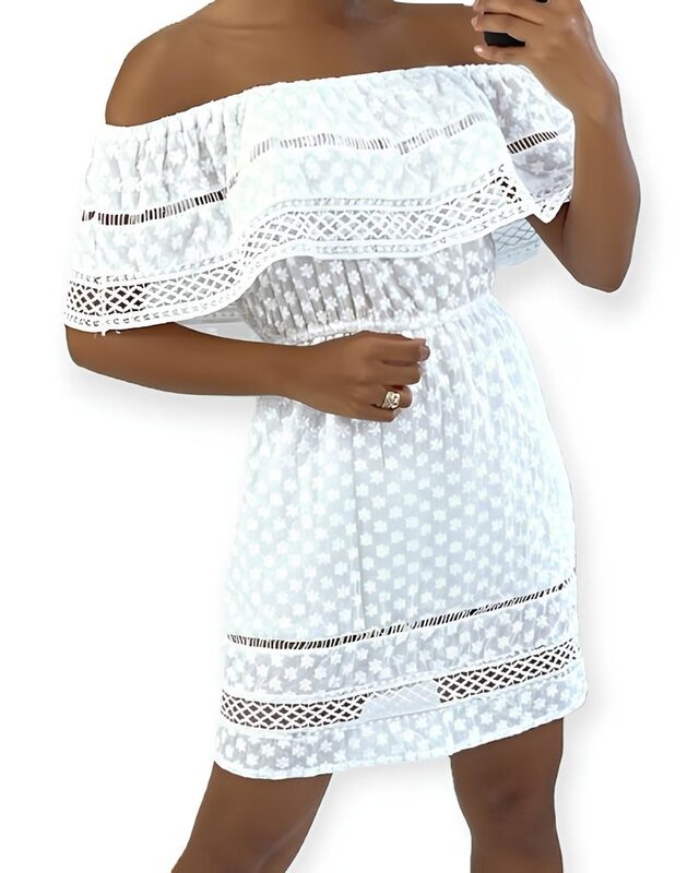 Jolie – Witte Katoenen Jurk - Opengewerkt Borduurwerk Off-Shoulder Ruffle Rand