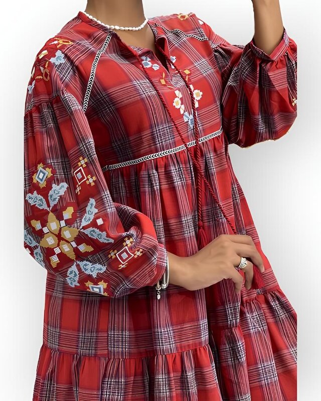 Lotta – Tartan Jurk in Groen / Geel / Rood - Met Bloemenborduursel en Lange Mouwen