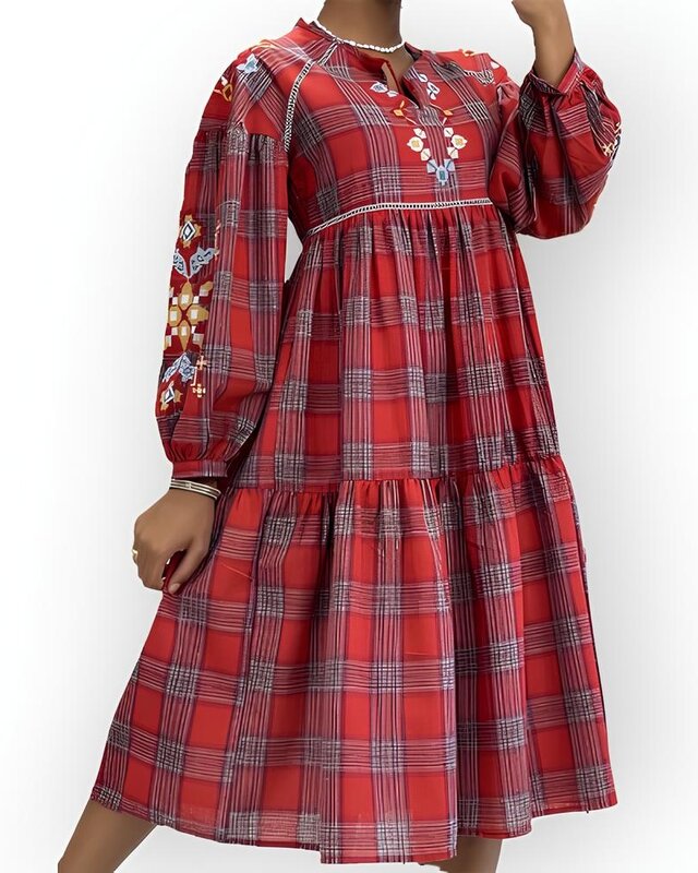 Lotta – Tartan Jurk in Groen / Geel / Rood - Met Bloemenborduursel en Lange Mouwen