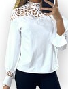 Elva – Dames  Witte Blouse - Satijnen Details - Parelaccenten