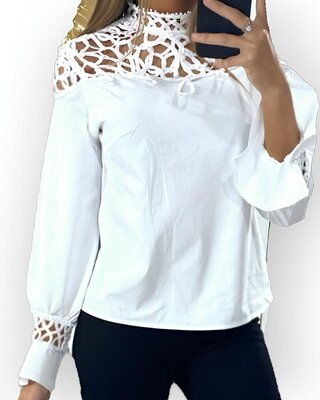 Elva – Dames  Witte Blouse - Satijnen Details - Parelaccenten