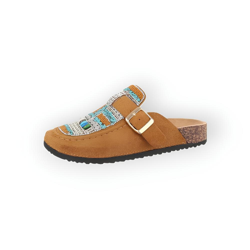 Liora – Suedine Instappers in Zwart of Camel met Glanzende Steentjes, Kralen en Decoratieve Gesp