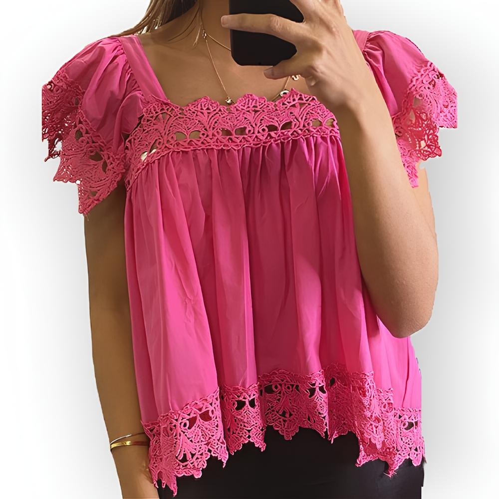 Liora – Katoenen Top met Gehaakte Afwerking en Open Rugdetail