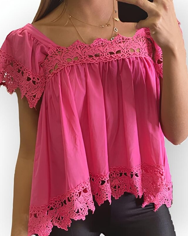 Liora – Katoenen Top met Gehaakte Afwerking en Open Rugdetail