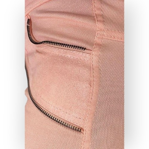 Ivany – Roze Slimfit Broek met Suède Accenten en Ritssluiting
