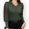 Tara – Groene Top met Lange Transparante Mouwen, Bolletjesstructuur