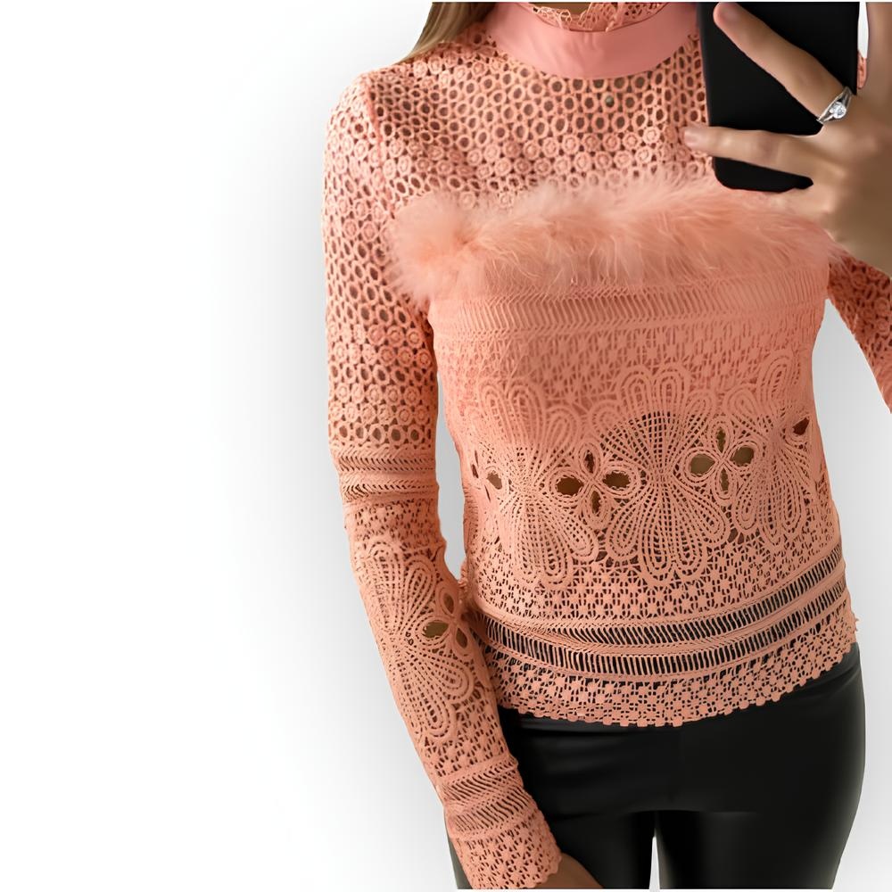 Niva – Roze Broderie Top met Lange Mouwen, Gevoerd Buste en Imitatie Verenrand