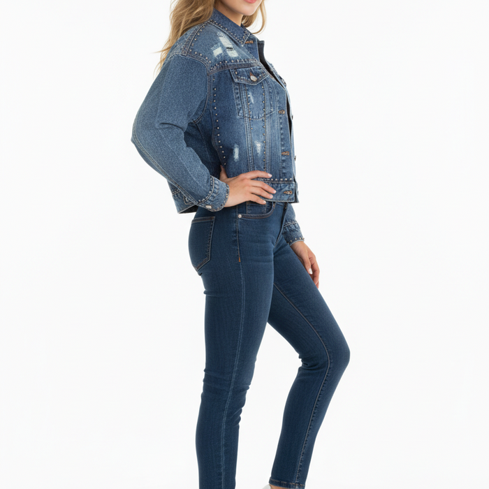 Roxelle – Raw Used Denim Jack Met Studs