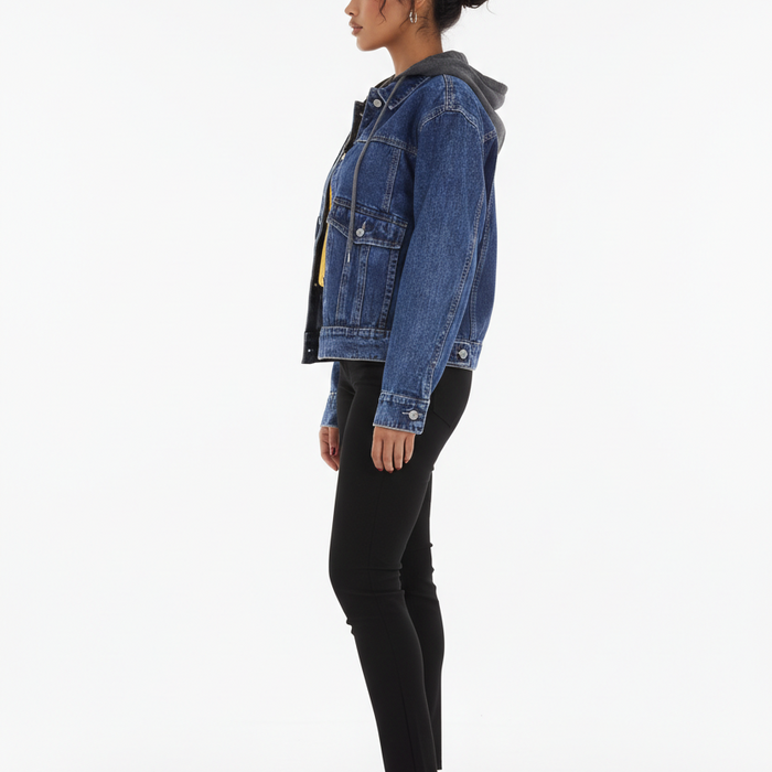 Kailey – Denim Jack Met Afneembare Grijze Capuchon