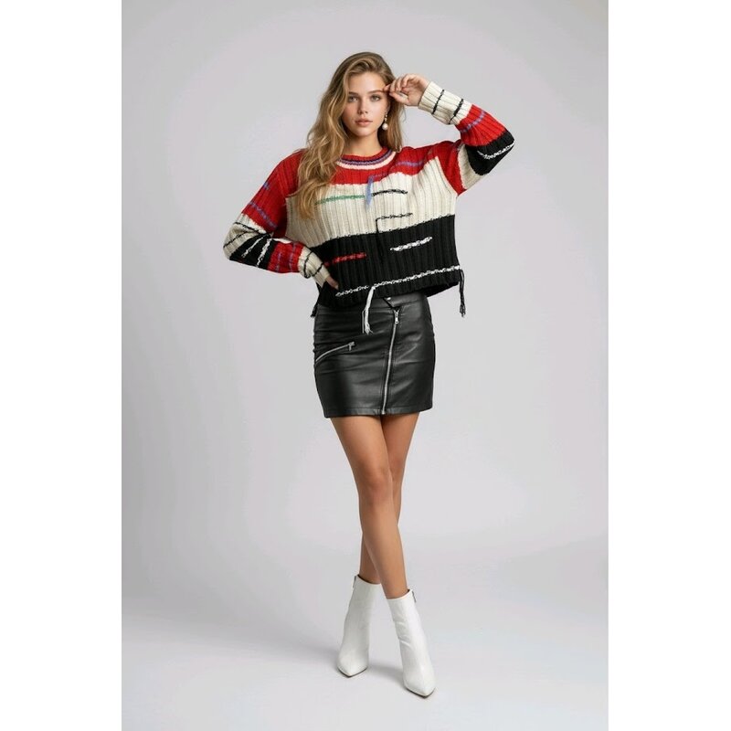 Zanira – Cropped Trui Met Kleurrijke Flossendraad Details