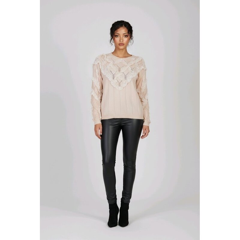 Roviena – Trui Met Ruitpatroon En Subtiele Kantdetails