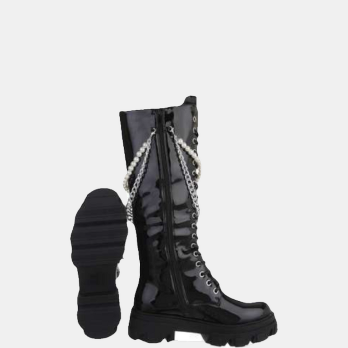 Nova – Lakzwarte Veterboots Met Kettingdetails