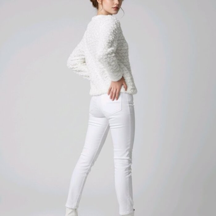 Rosalie – Wit Vest Met Rozenpatroon In Imitatiebont