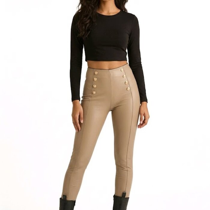 Sienna – Imitatie Leren Broek Met Gouden Sierknopen