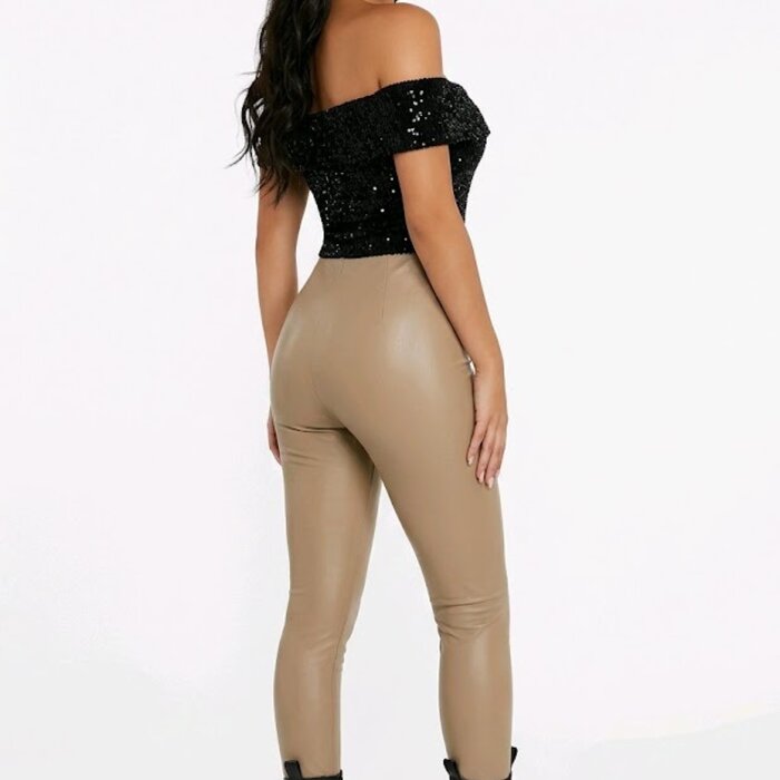 Sienna – Imitatie Leren Broek Met Gouden Sierknopen