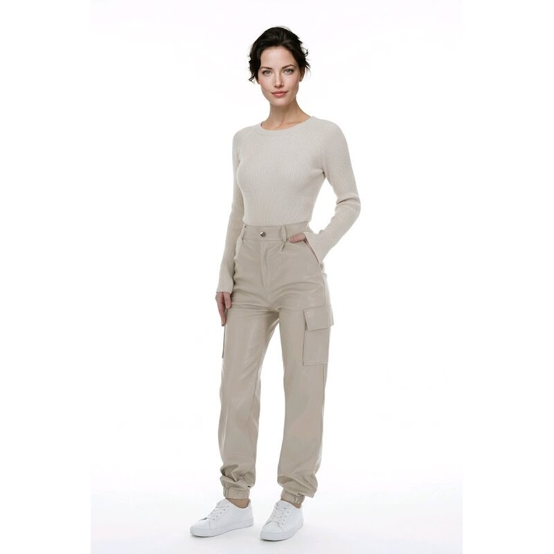 kye – Licht Beige Cargo Broek In Imitatieleer