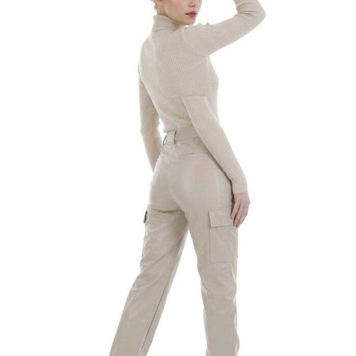 kye – Licht Beige Cargo Broek In Imitatieleer