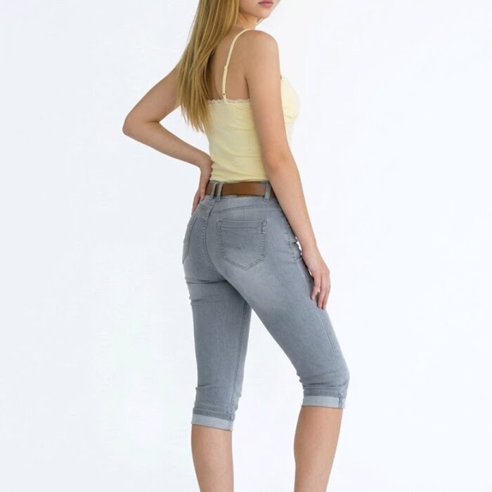 Skye – Grijze Capri Jeans Met Riem