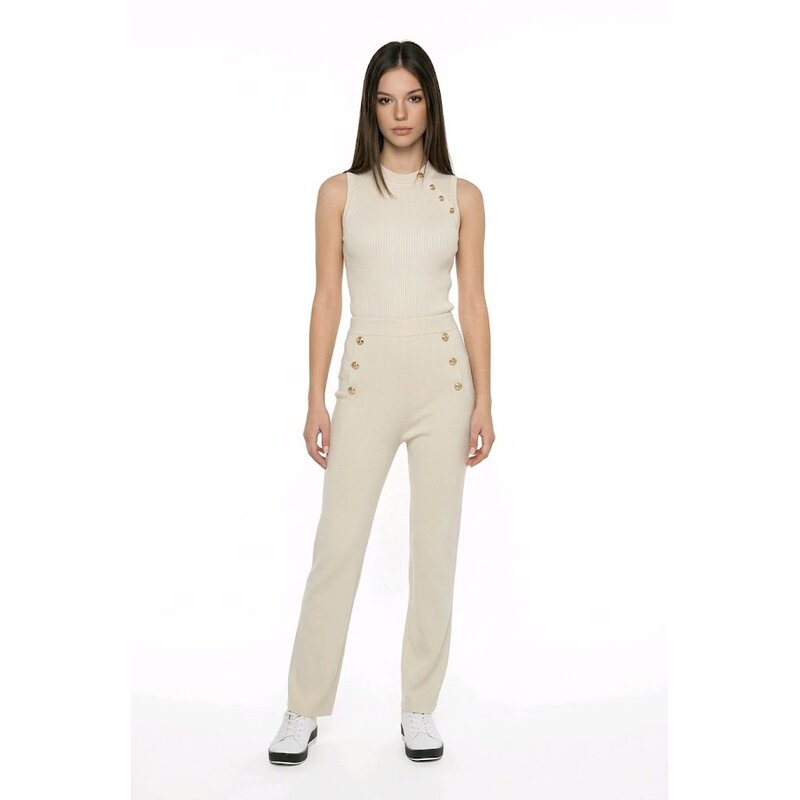 Léa – Tweedelige Set – Rib met Sierknopen & Mouwloze Top