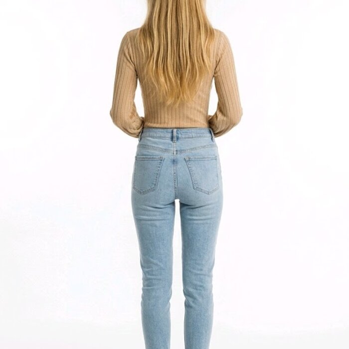 Elvara – Fluwelen Rib Bodysuit met Ronde Hals