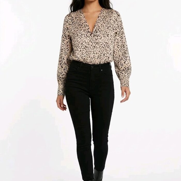 Faith – Bodysuit – Licht Beige Panterprint Met Satijn Glans