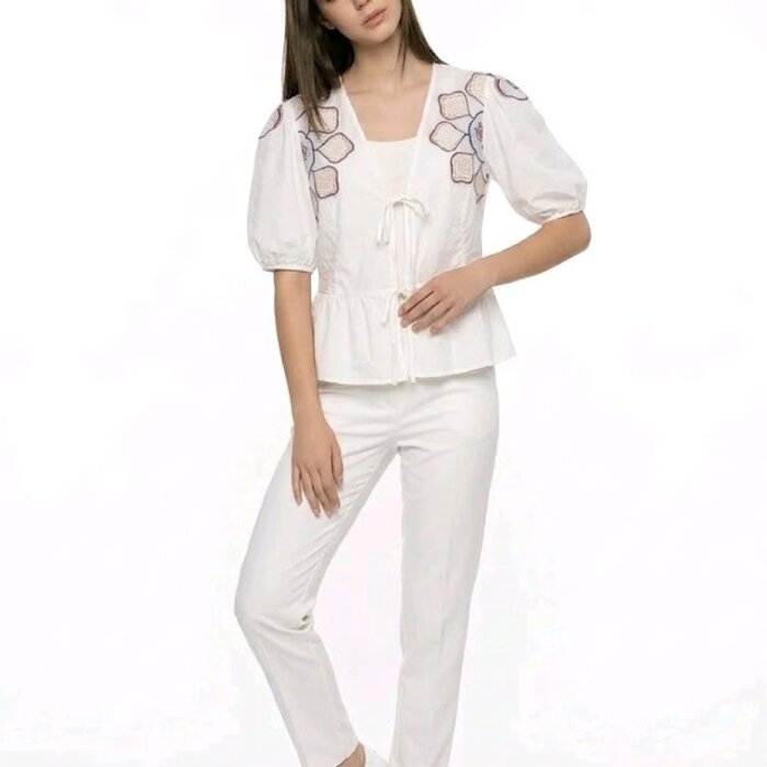 Viora |Blouse - Broderie Schouderdetails