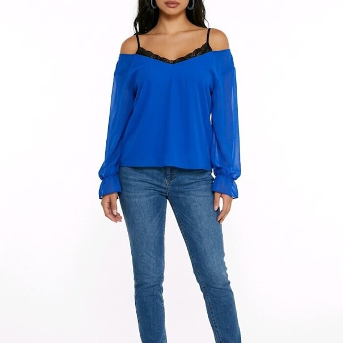 Elegant Contrast | Off-Shoulder Top - Kant