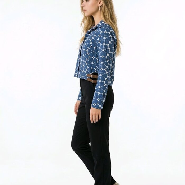 Rosie Crop Blouse-Top | Denim Look - Borduursels - Lederen Gespen