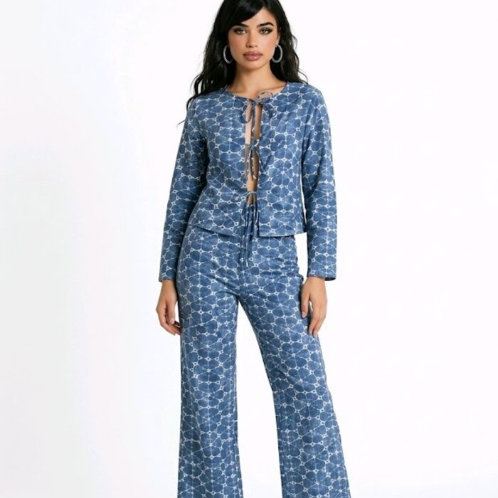 Rosie Denim  Blouse – Borduursels -Knoopdetail