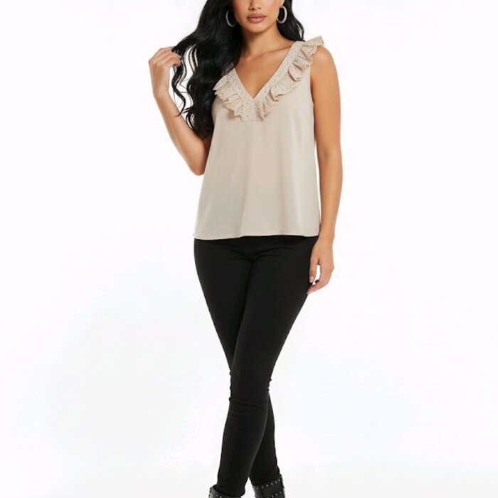 Nadia – Top – Broderie & Ruffel