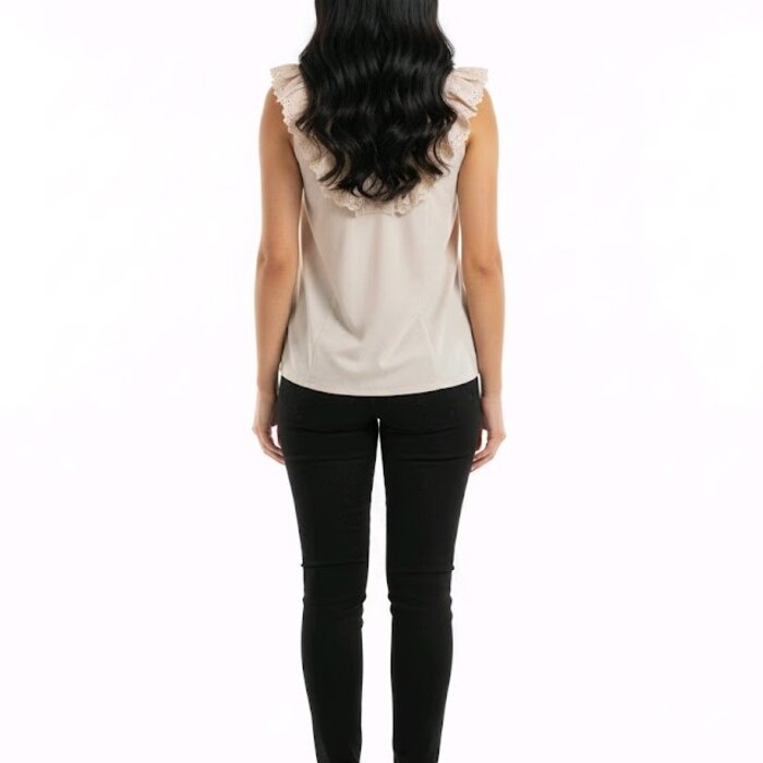 Nadia – Top – Broderie & Ruffel