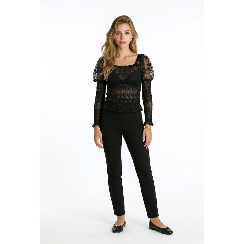 Veya – Zwarte Kanten Bodycon Top met Boothals - Pofschouders