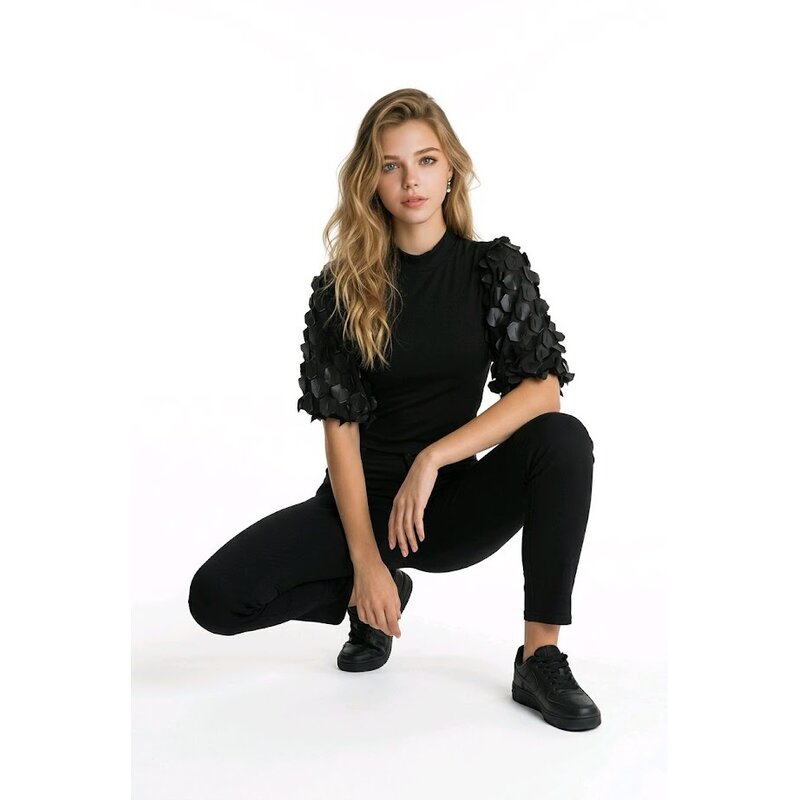 Ylvi – T-shirt – Pofmouwen met Loaferdetails