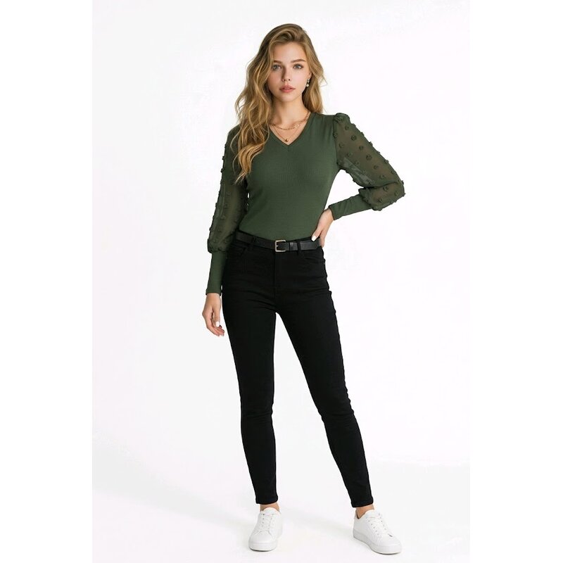 Tara – Groene Top met Lange Transparante Mouwen, Bolletjesstructuur