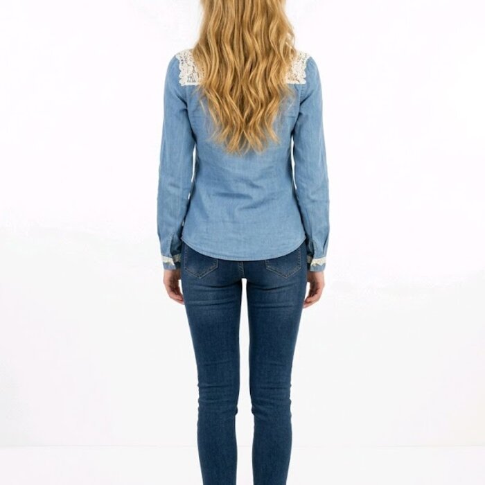 Elyra Denim Blouse – Broderie - Opengewerkt Detail