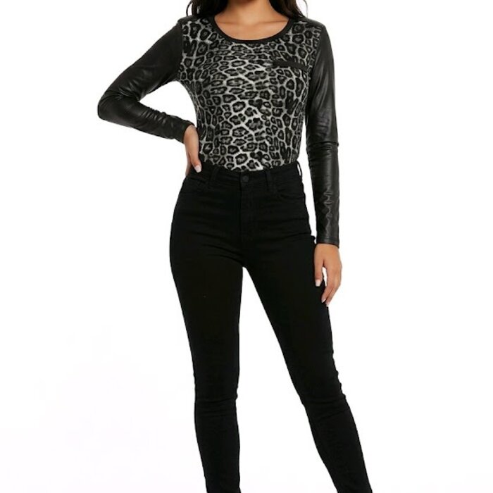 Zerina Luipaard Top - Lederlook Mouwen